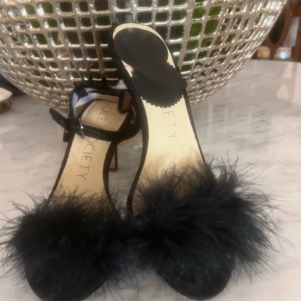 Hello to festive & fancy—Sole Society Black Feathered Heels! So fabulous!!